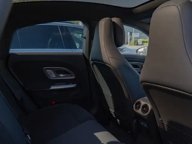 Mercedes-Benz CLA view 10