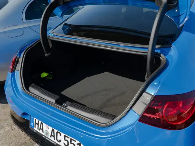 Mercedes-Benz CLA view 7