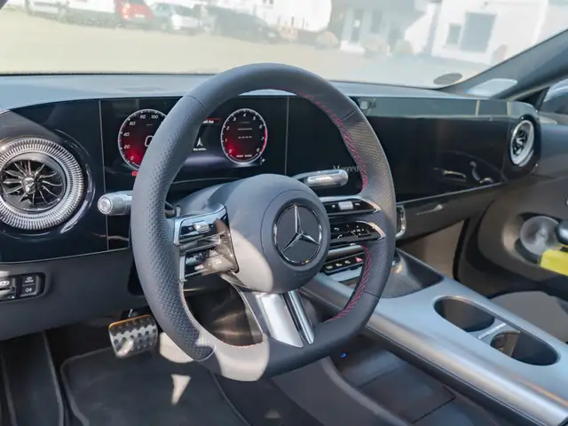 Mercedes-Benz CLA view 12
