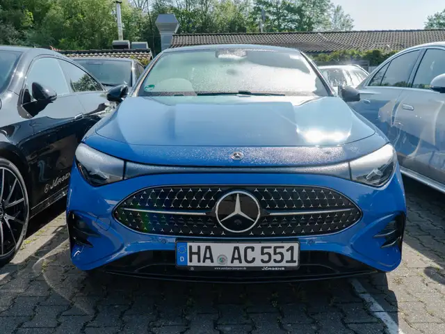 Mercedes-Benz CLA view 3