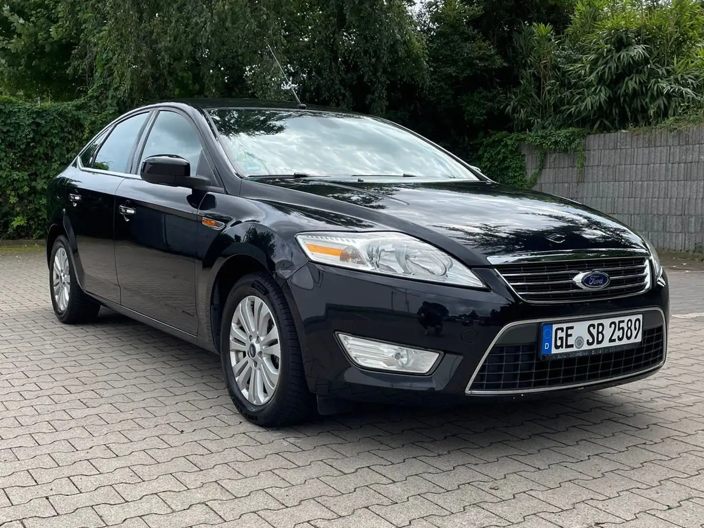 Ford Mondeo Mondeo 2.0 Ghia Noir - 1