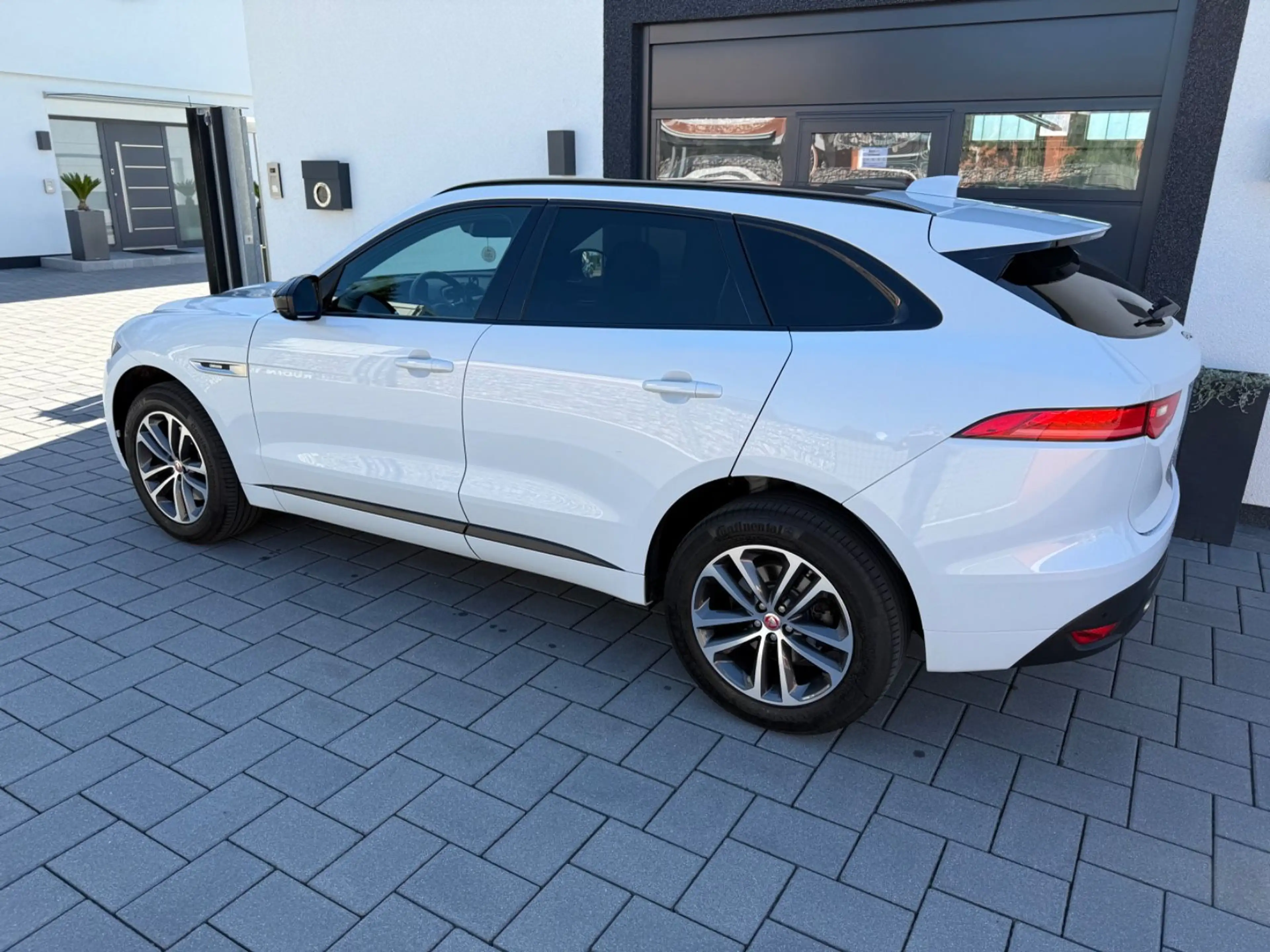 Jaguar F-Pace R F-PACE S AWD"Neue Steuerketten" — photo 12