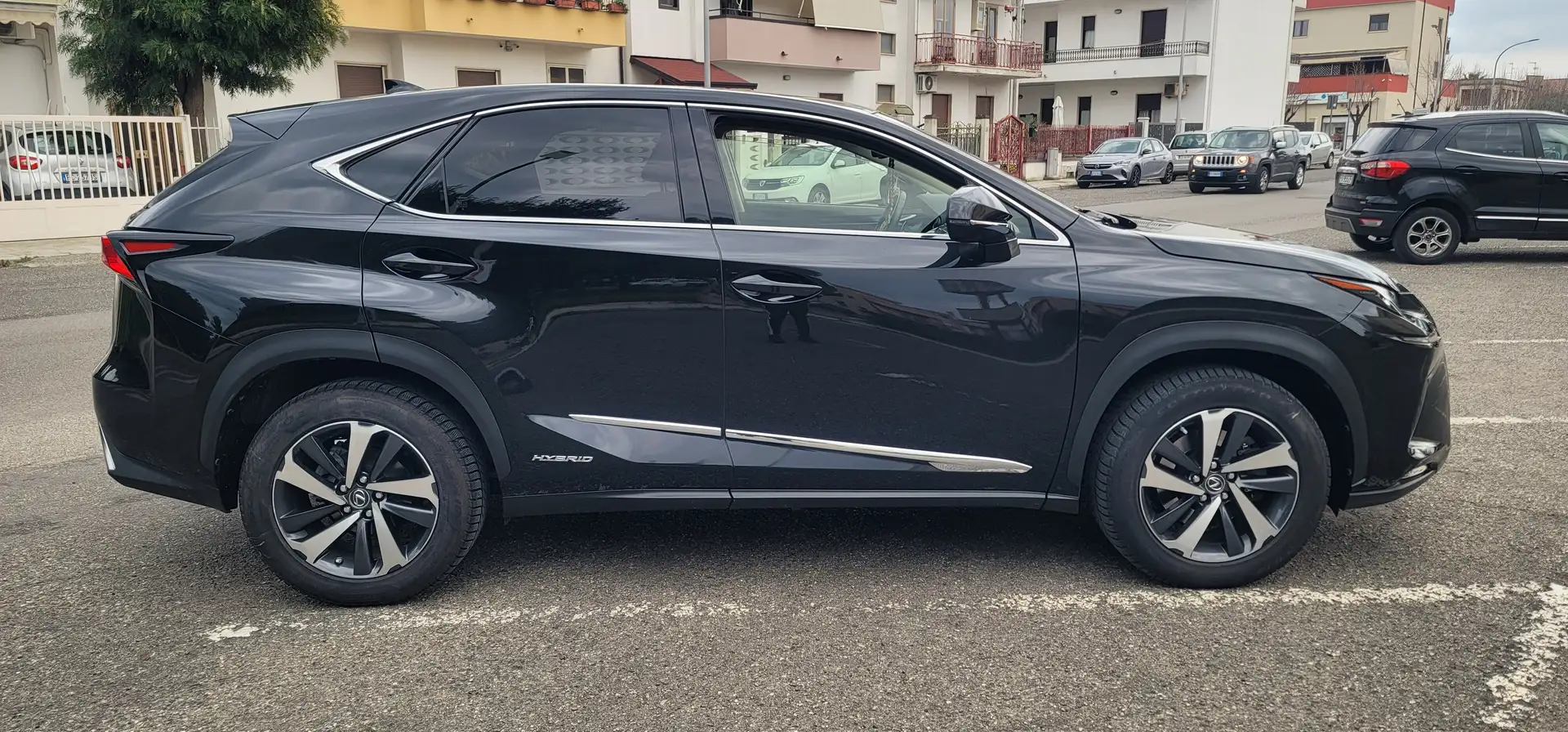 Lexus NX 300h NX I 2018 300h 2.5 Luxury 4wd cvt Чорний - 2