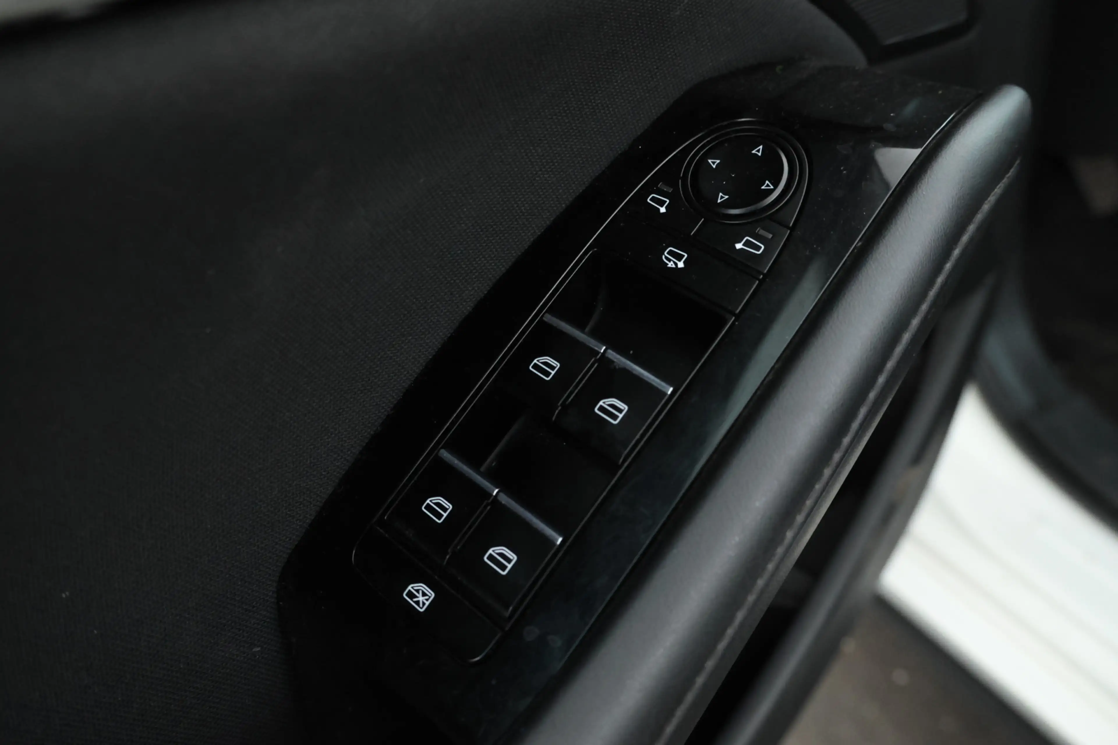 Mazda 3 2.0 e-SkyActiv-G M Hybrid 122 Head Up! Navigatie, — photo 12