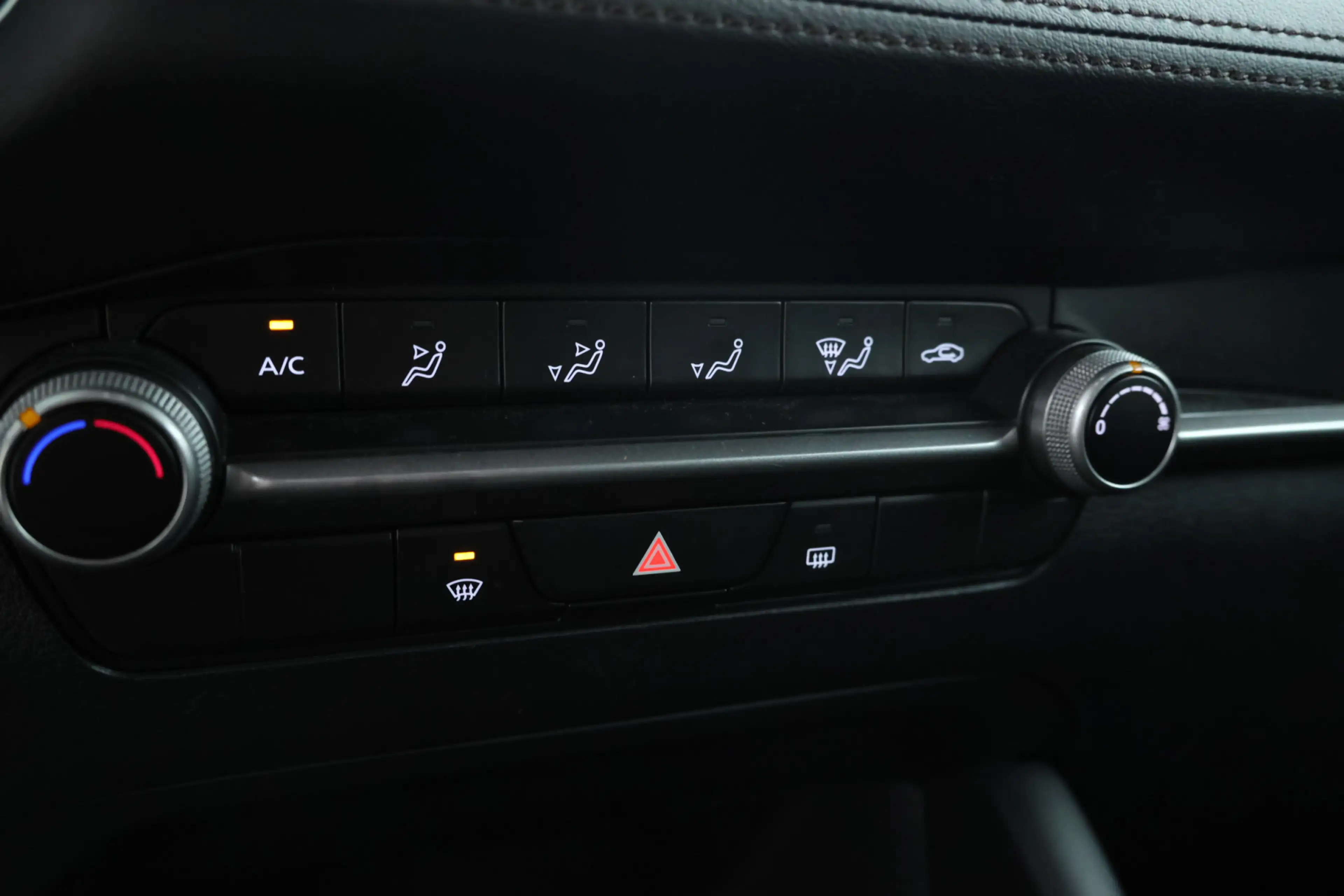 Mazda 3 2.0 e-SkyActiv-G M Hybrid 122 Head Up! Navigatie, — photo 24