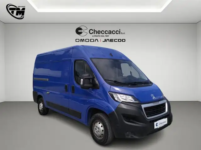 Peugeot Boxer view 3