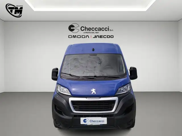 Peugeot Boxer view 2
