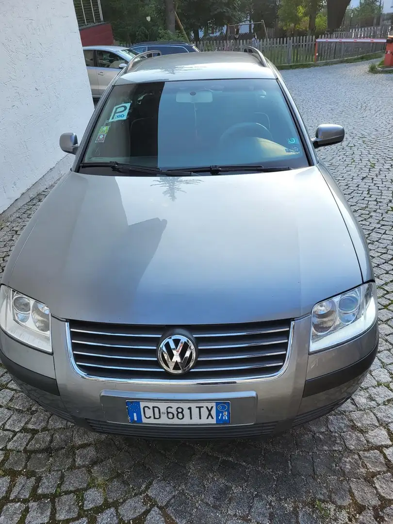 Volkswagen Passat Familcar 1.6 GL - 2