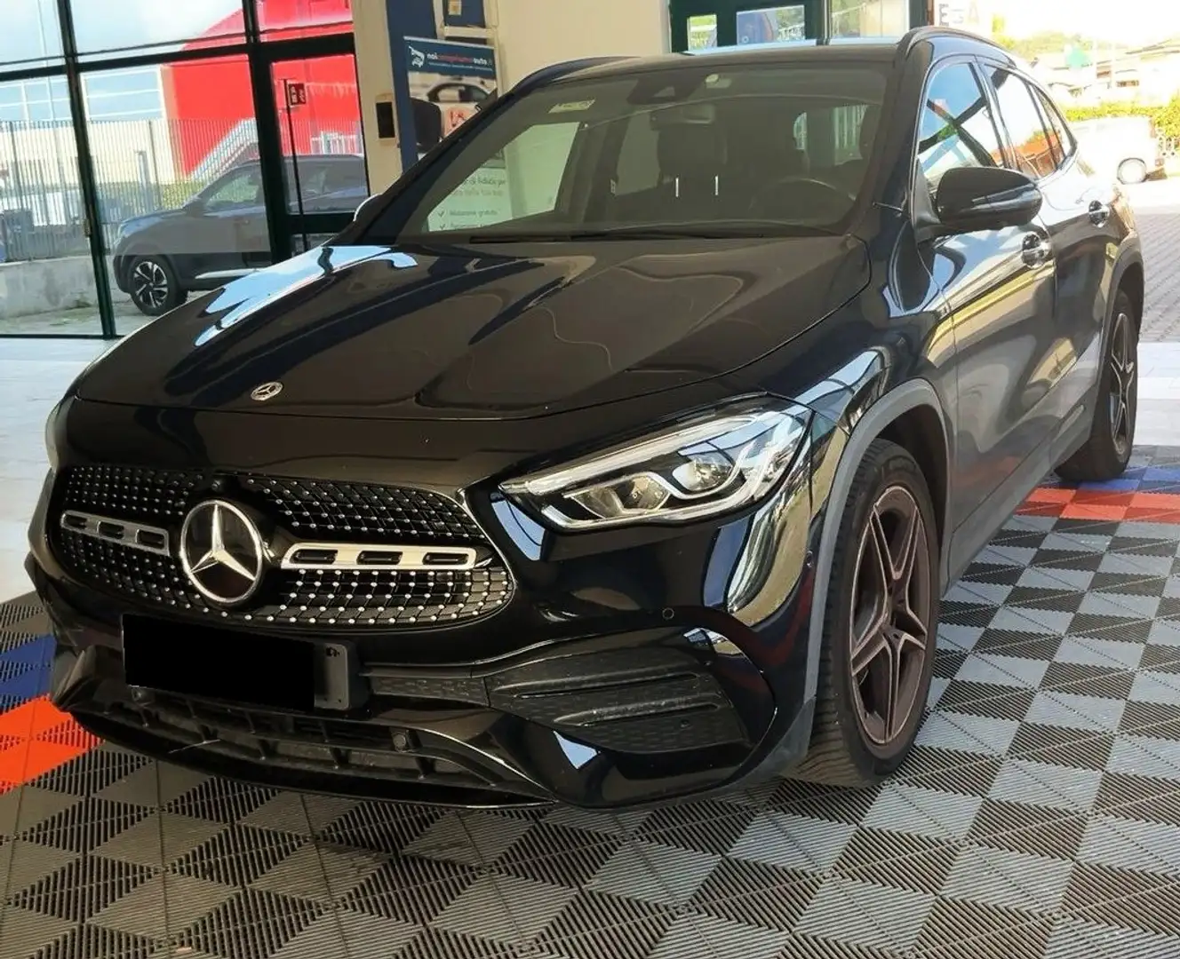 Mercedes-Benz GLA 200 GLA 200 d Premium auto full camera 360 Schwarz - 1