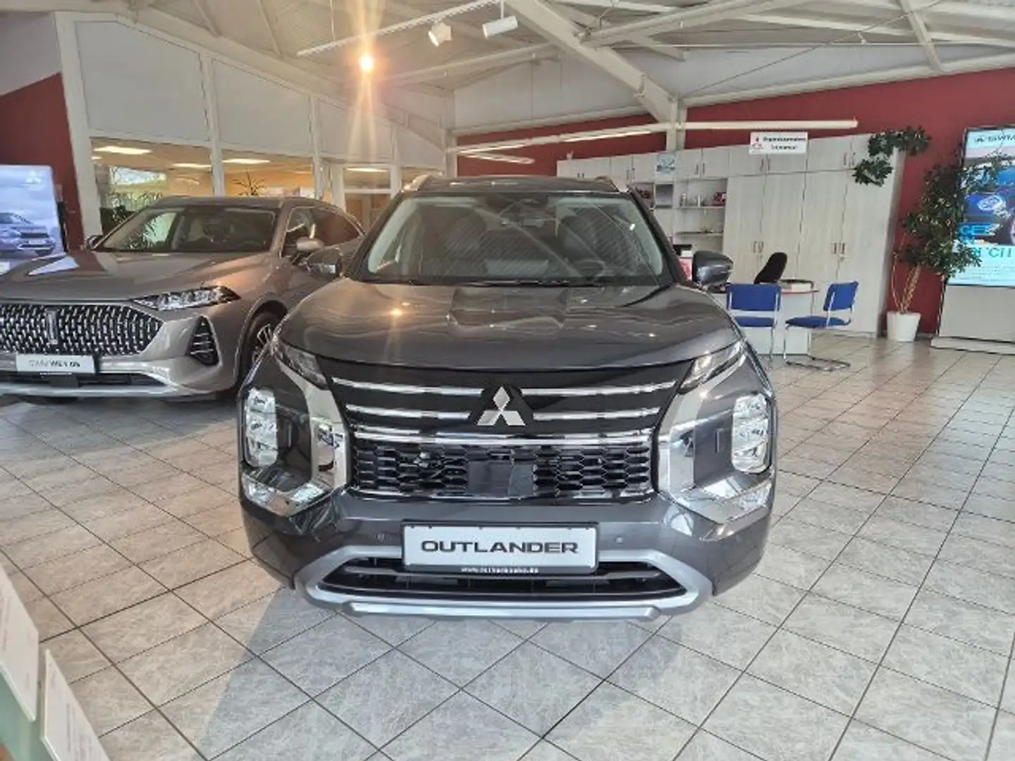 Mitsubishi Outlander 2.4L PHEV Intro Edition Сірий - 2