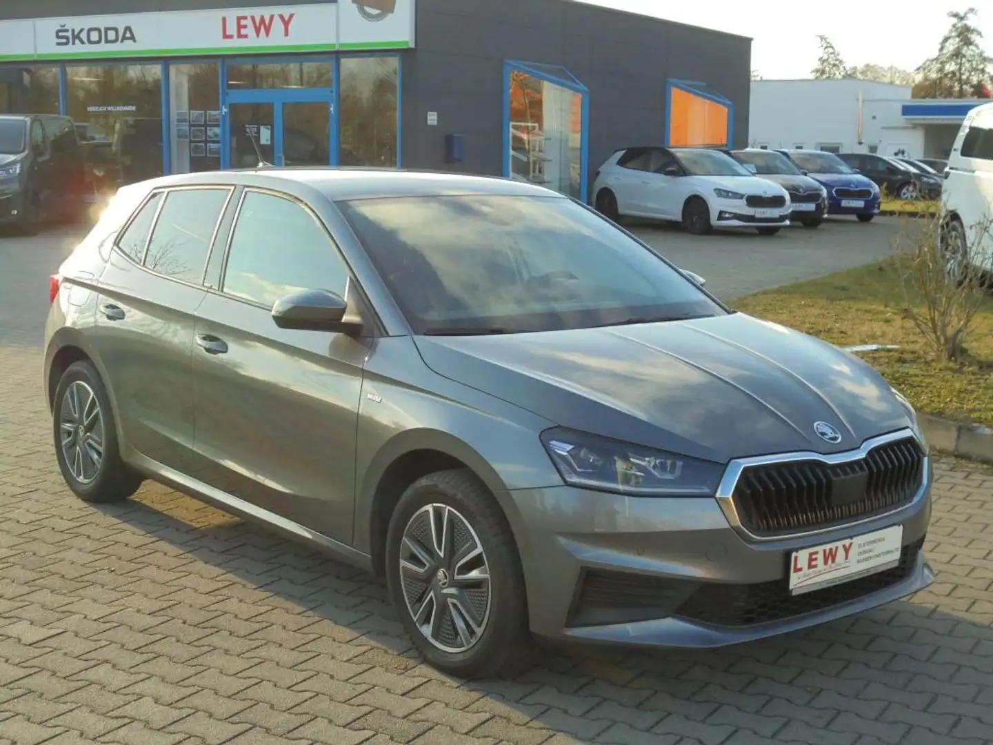 Skoda Fabia 1.0 TSI Tour+Frontsch.beh+SH+PDC+Klimatron - 1