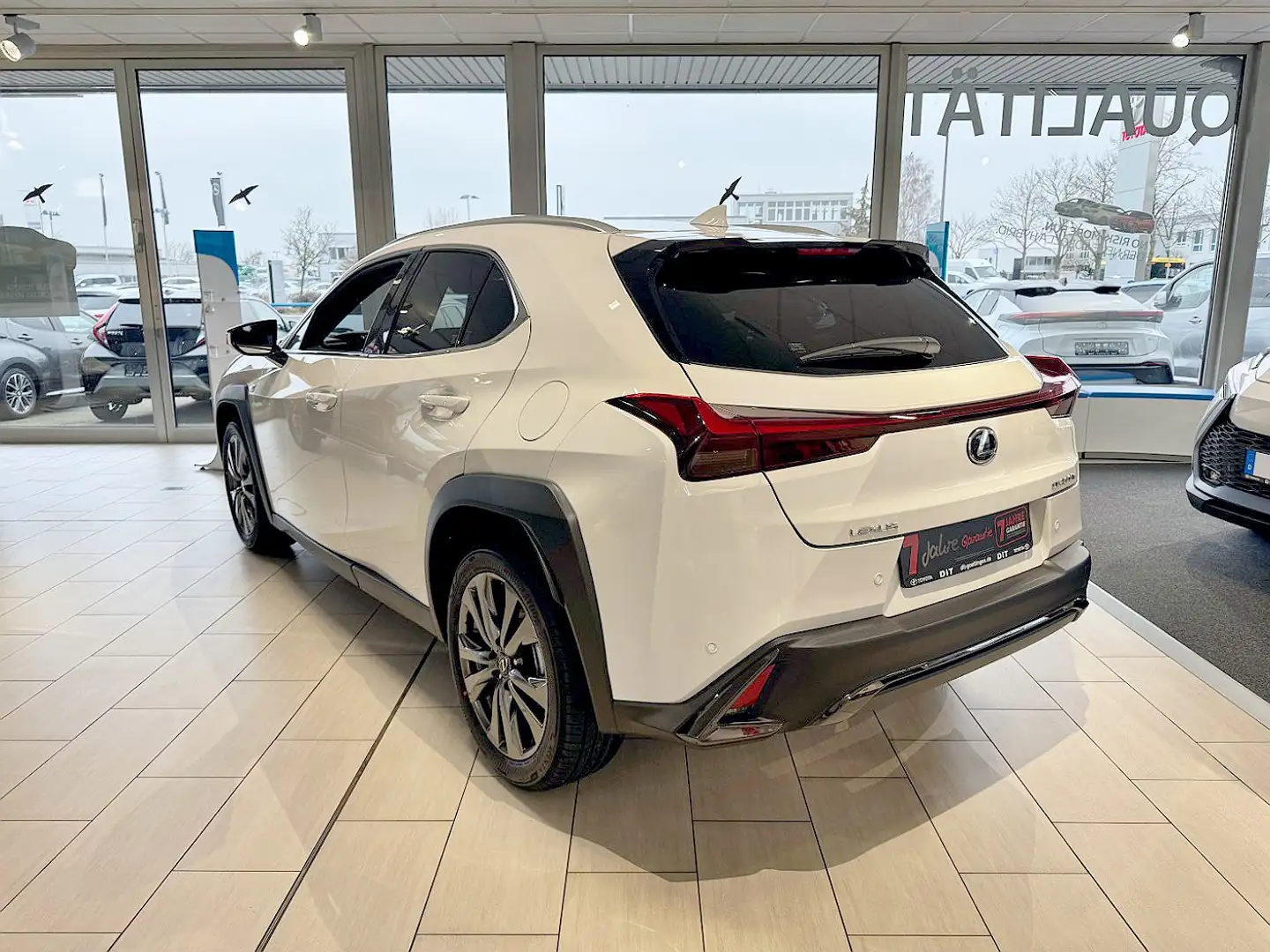Lexus UX 300e UX 300h F Sport Design Kamera, SHZ, LED, Navi Weiß - 2