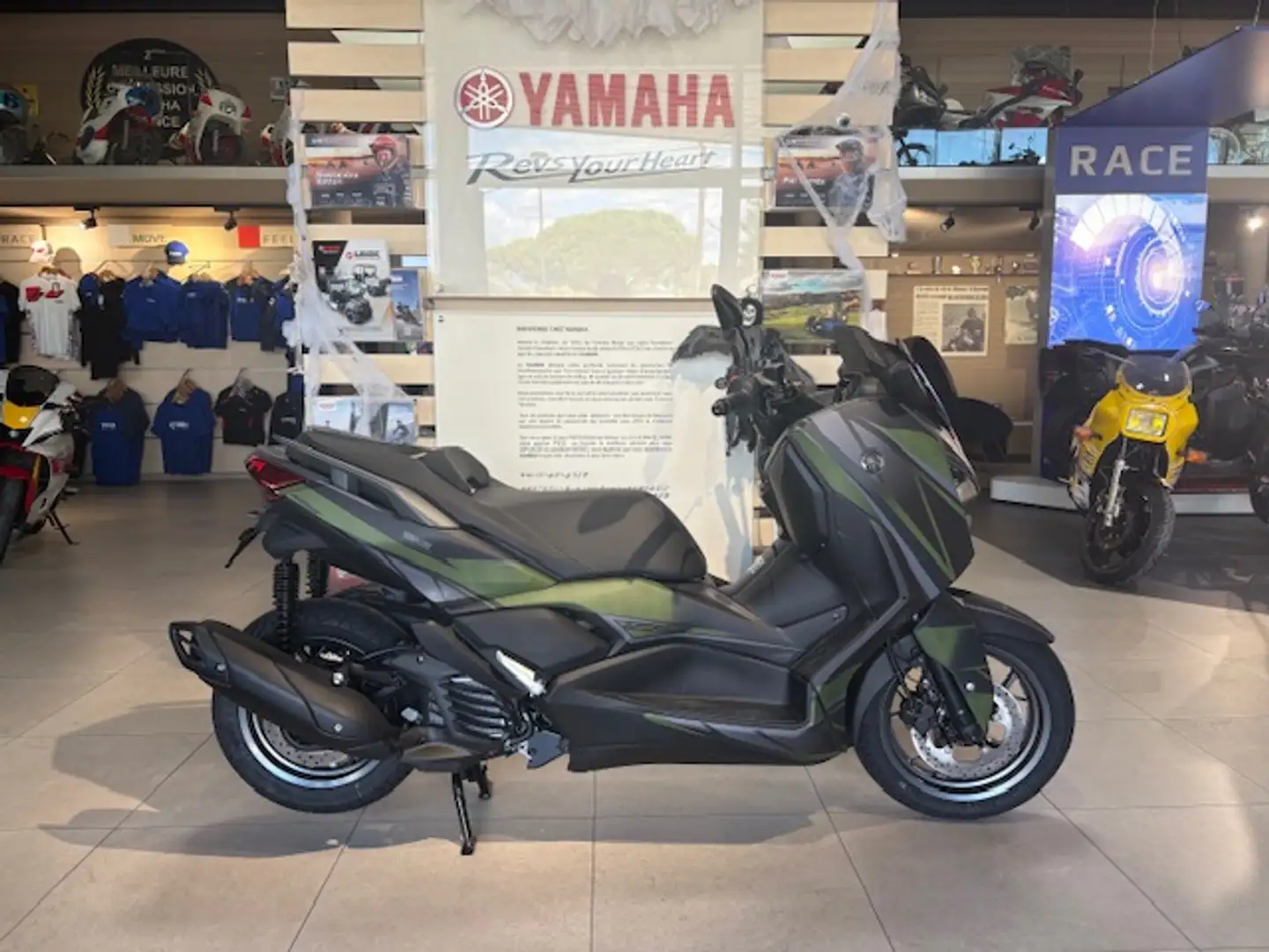 Yamaha X-Max 125 - 1