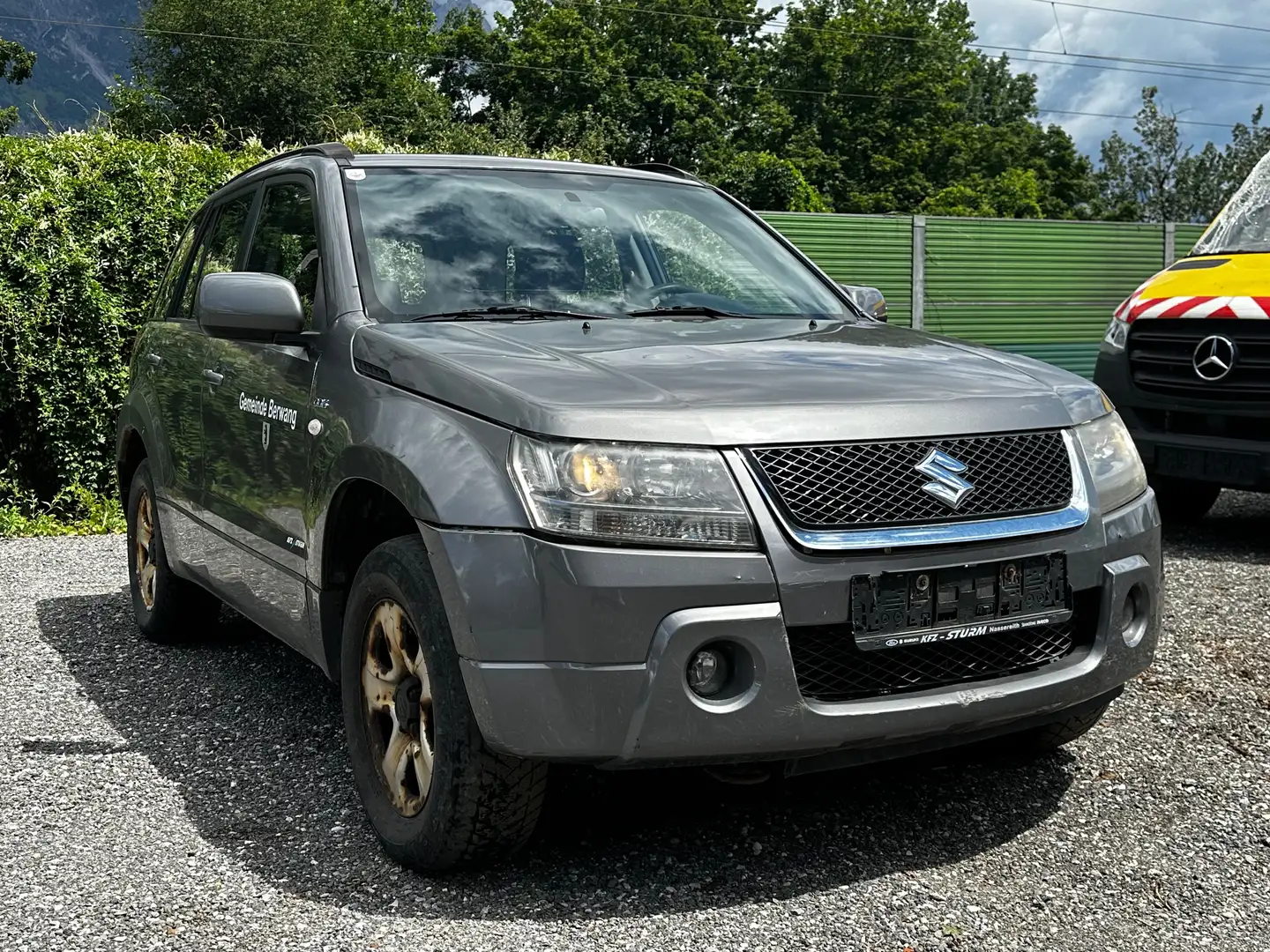 Suzuki Grand Vitara 1,9 DDiS executive / Diesel / Allrad 4x4 … Šedá - 1