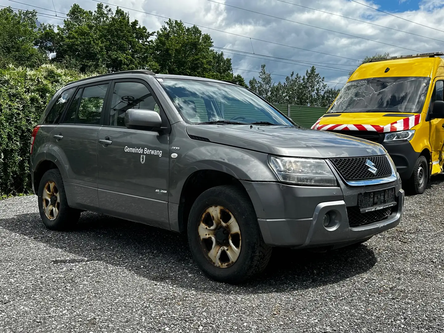 Suzuki Grand Vitara 1,9 DDiS executive / Diesel / Allrad 4x4 … Šedá - 2
