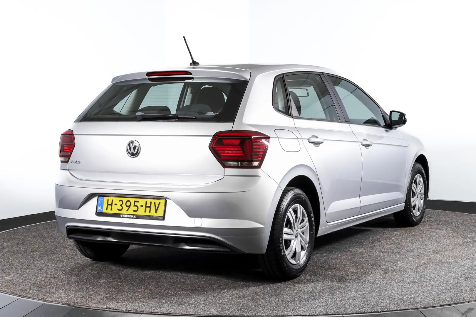 Volkswagen Polo 1.0 MPI 81 PK Comfortline | Airco | Radio | Blueto Gris - 2