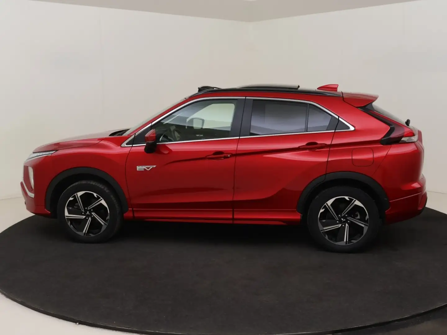 Mitsubishi Eclipse Cross 2.4 PHEV Intense+ | Panorama dak Elektr. | Adaptie Rouge - 2