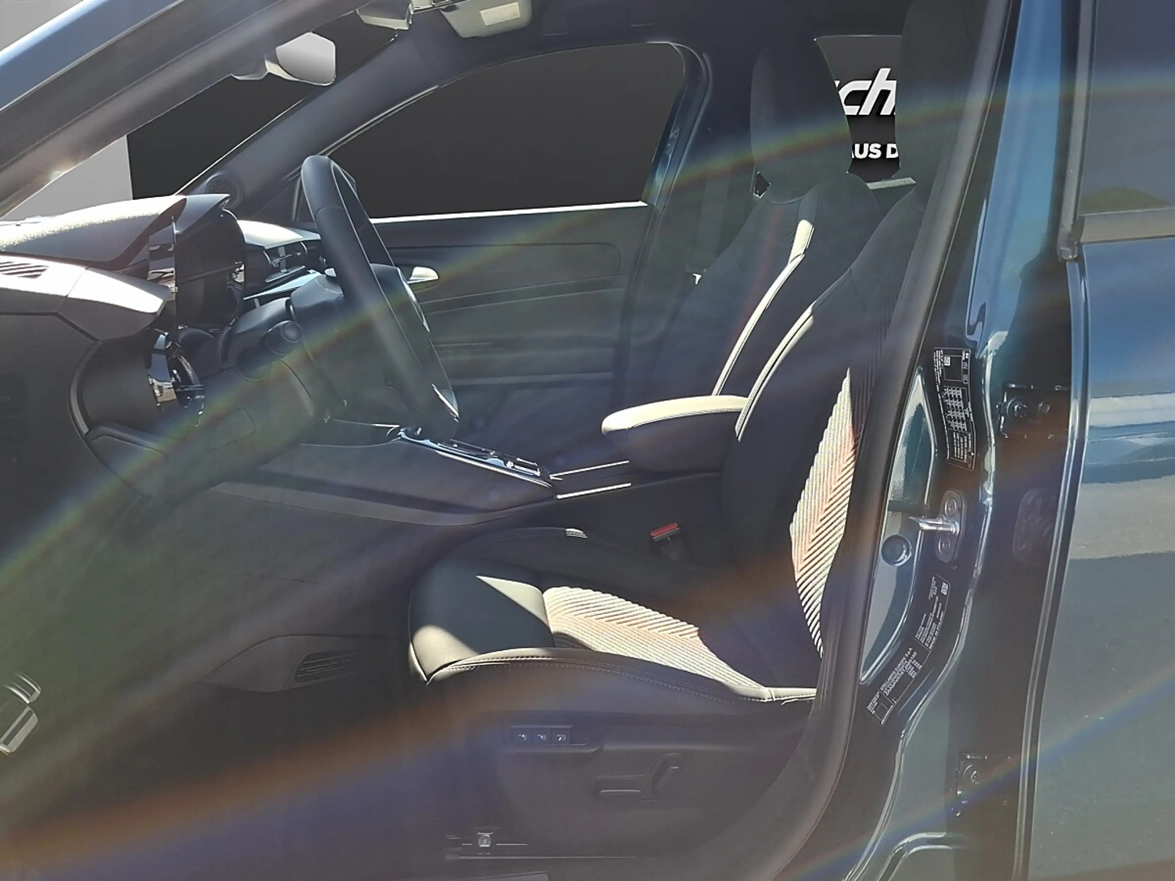 Alfa Romeo Junior Ibrida Ti 1.2 MHEV e-DCT6 — photo 10