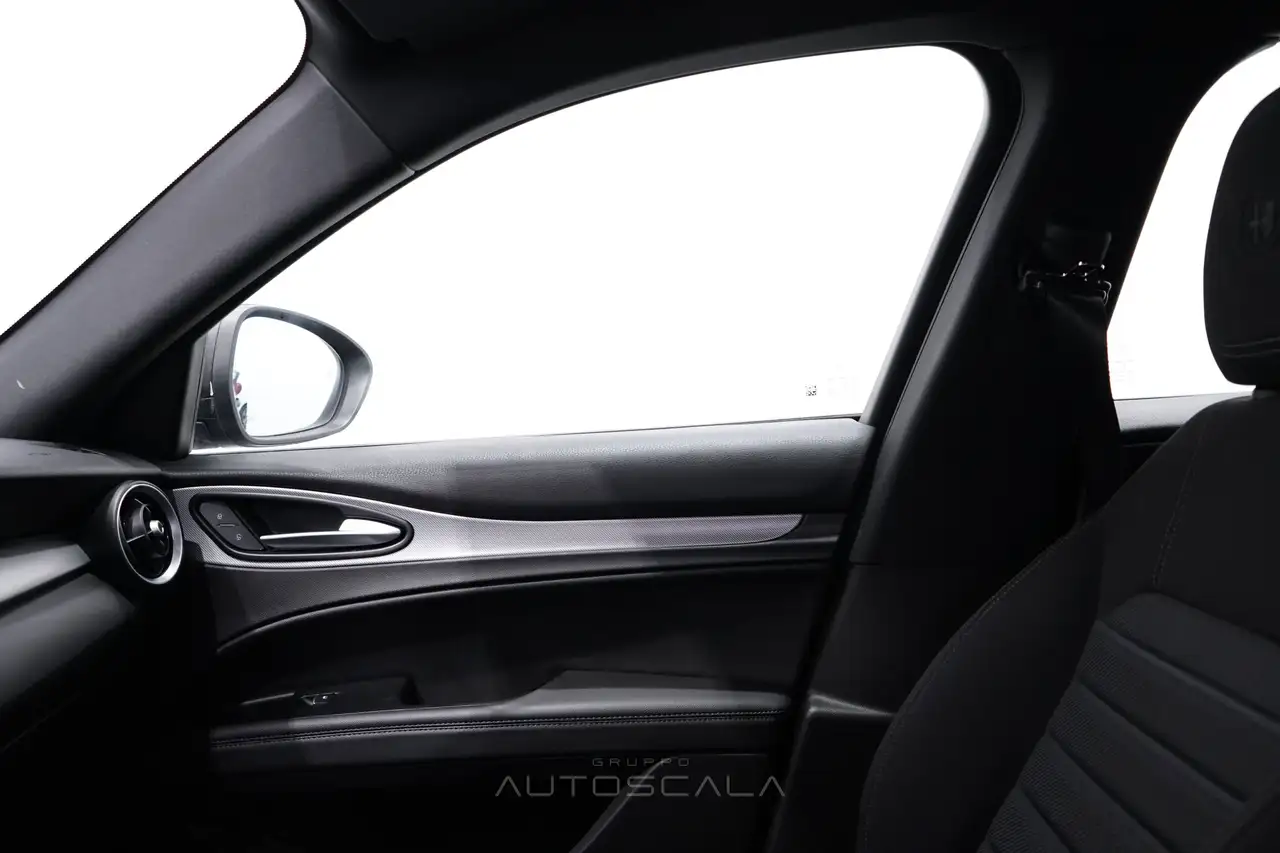 Alfa Romeo Stelvio 2024 — фото 15