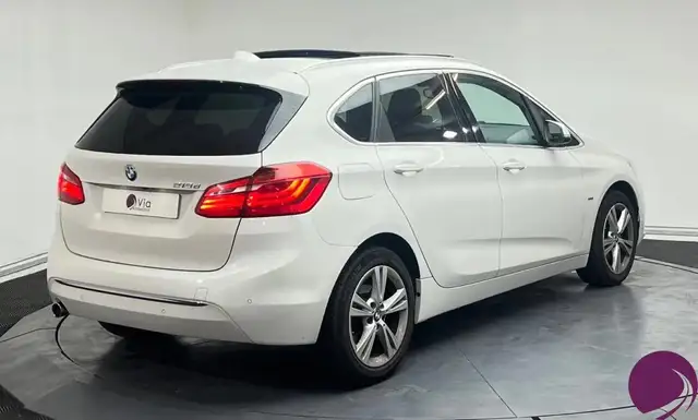 BMW 2 Series view 5