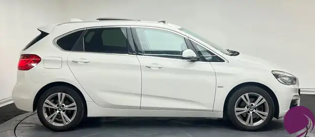 BMW 2 Series view 4