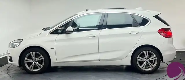 BMW 2 Series view 3