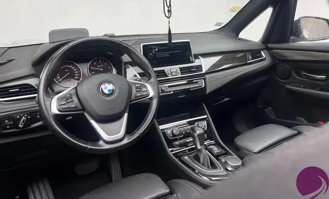 BMW 2 Series view 10