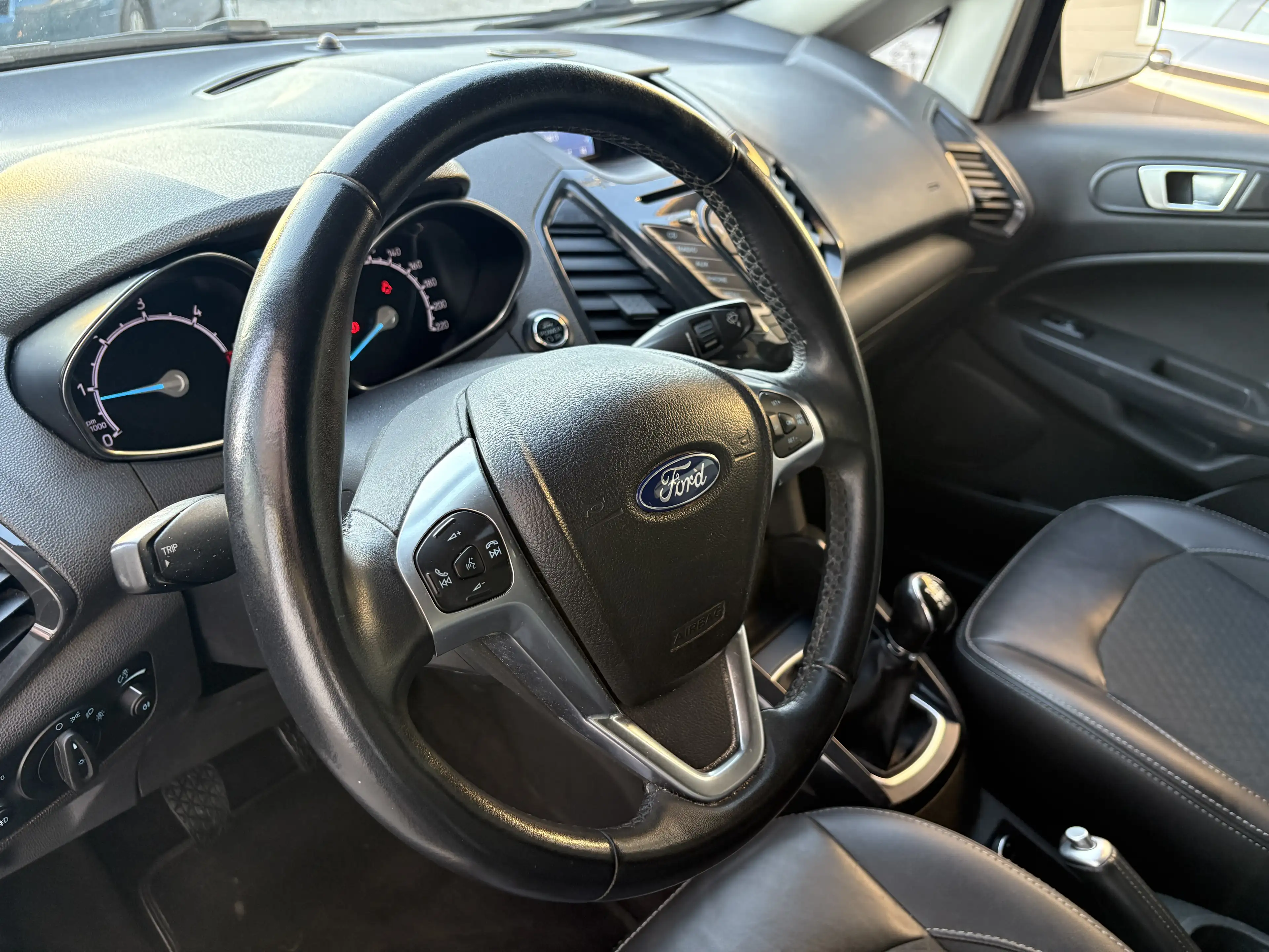 Ford EcoSport EcoSport 1,5 TDCi Titanium  1.BESITZ  WINTER-PAKET  KEYLESS — photo 9