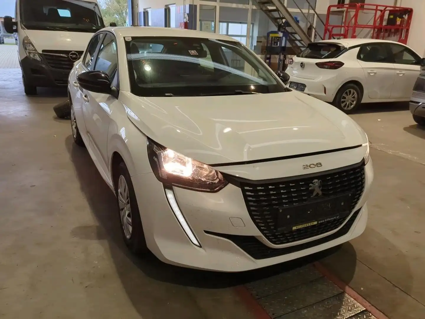 Peugeot 208 Active PureTech,* 5-Türer, LED, Tempomat,..** Blanc - 1