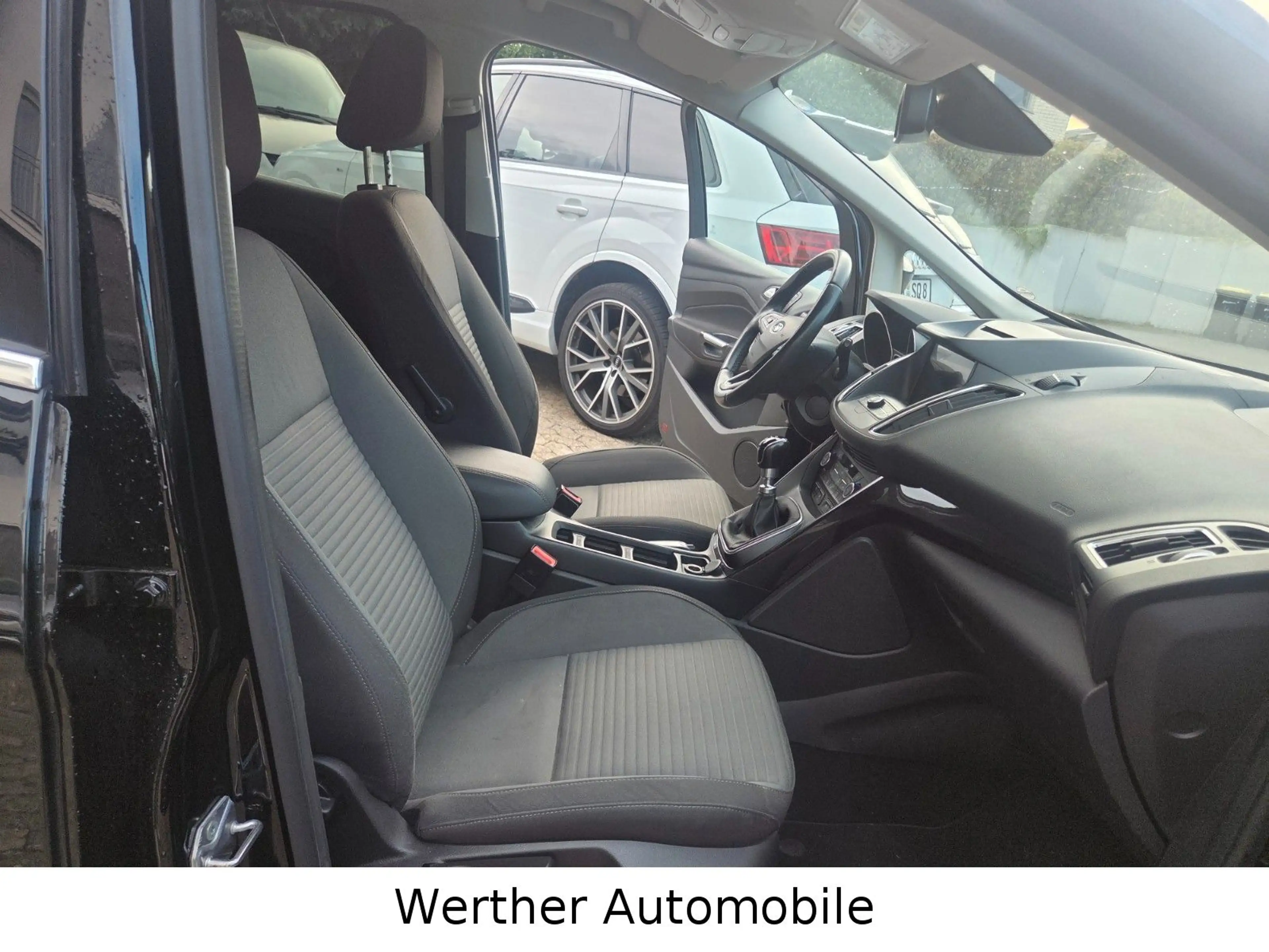 Ford C-Max C-MAX Titanium — photo 16