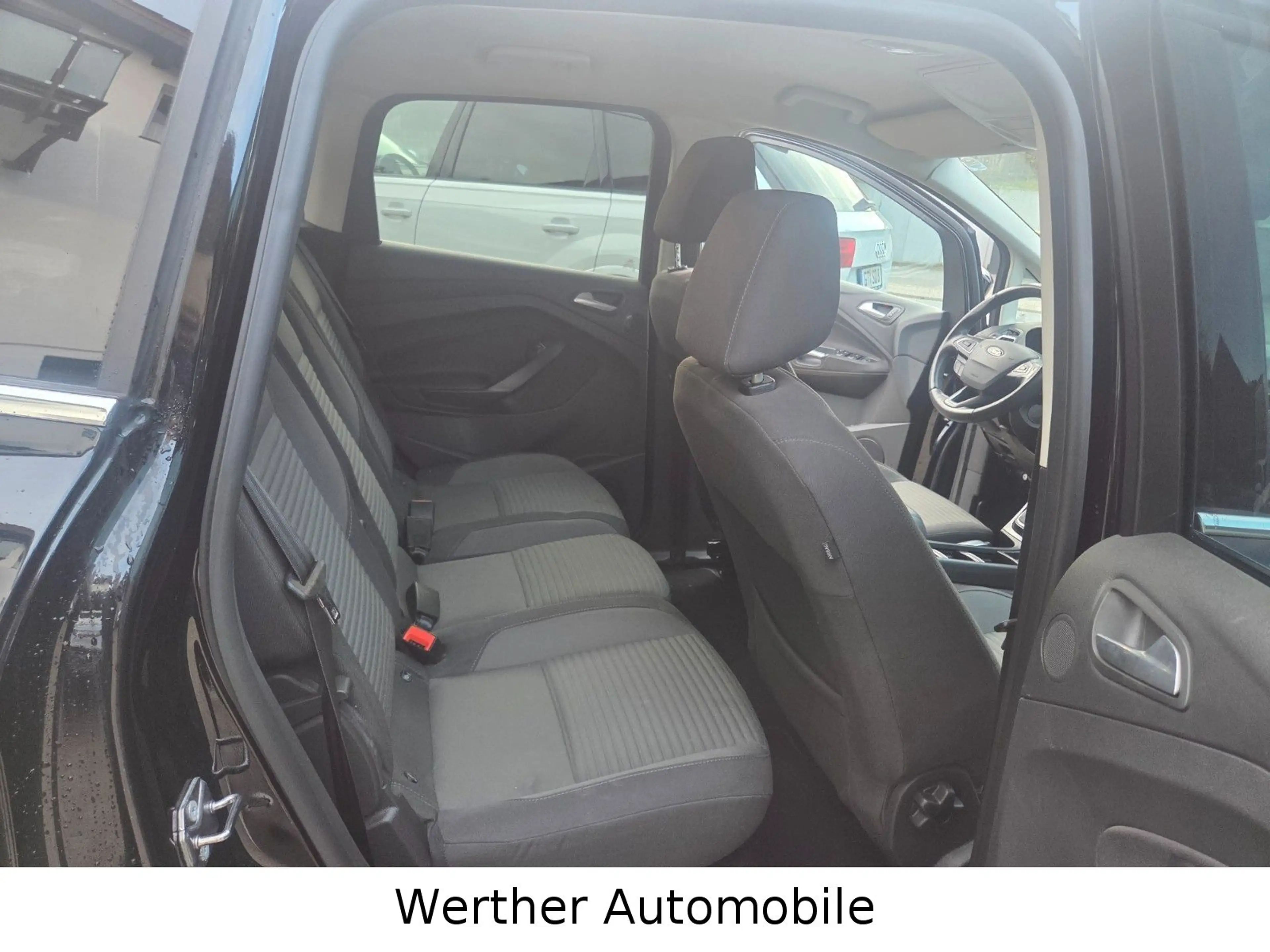 Ford C-Max C-MAX Titanium — photo 17