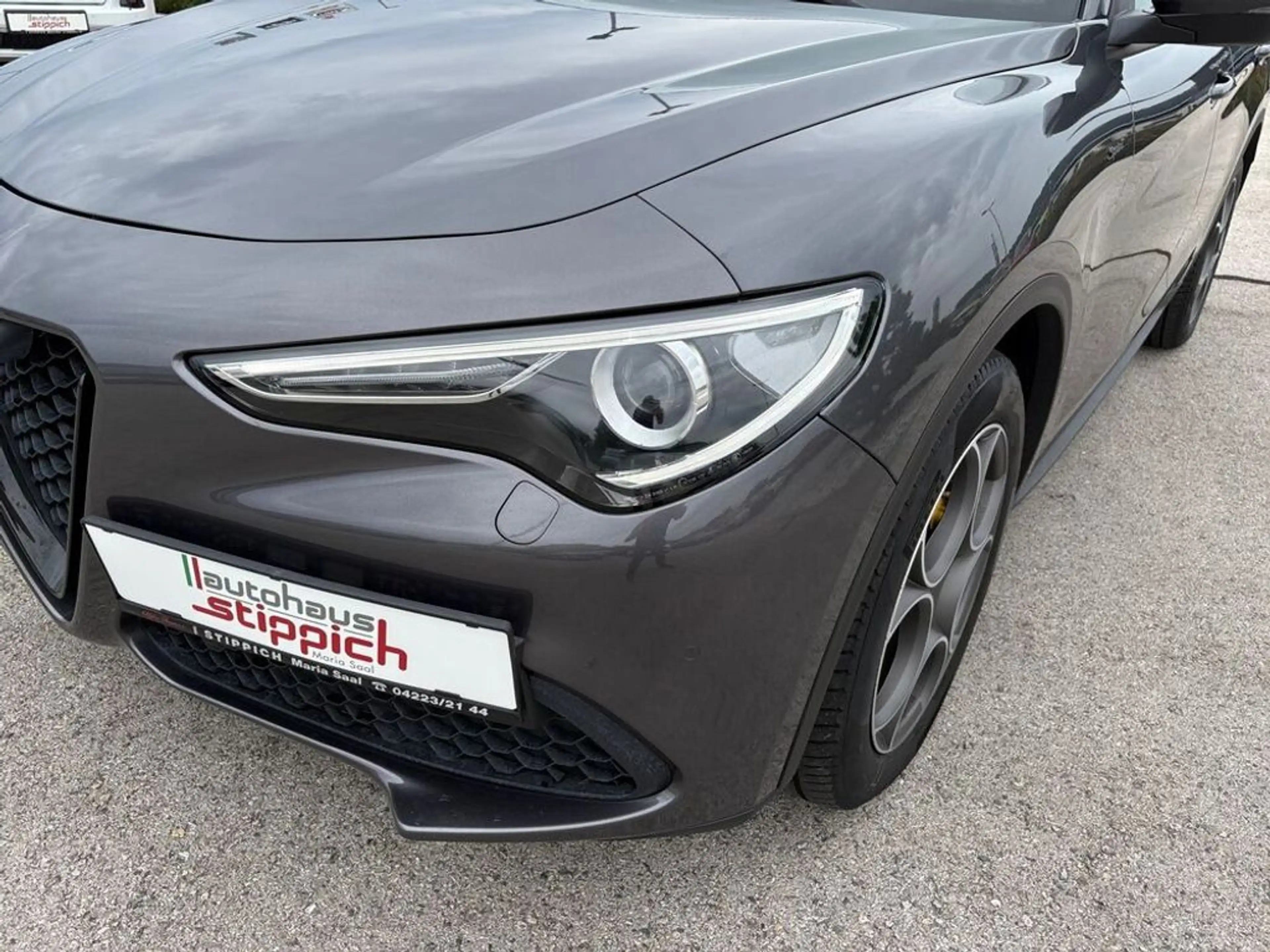 Alfa Romeo Stelvio 2,2 16V 190 Q4 Sprint — photo 3