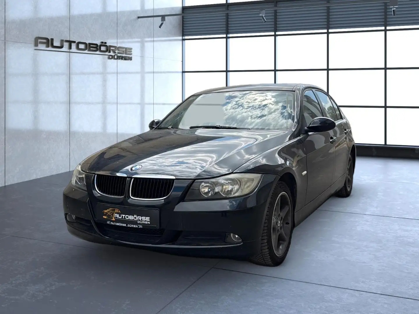 BMW 318 i AHK/Sitzheizung/HU Schwarz - 2