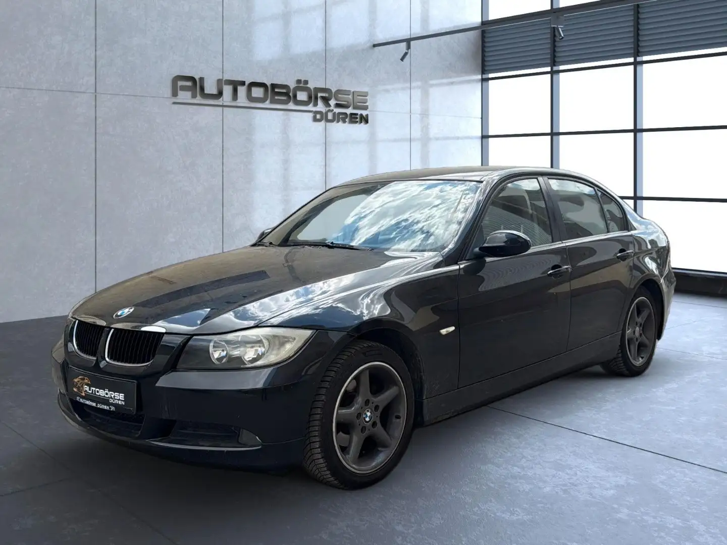 BMW 318 i AHK/Sitzheizung/HU Schwarz - 1