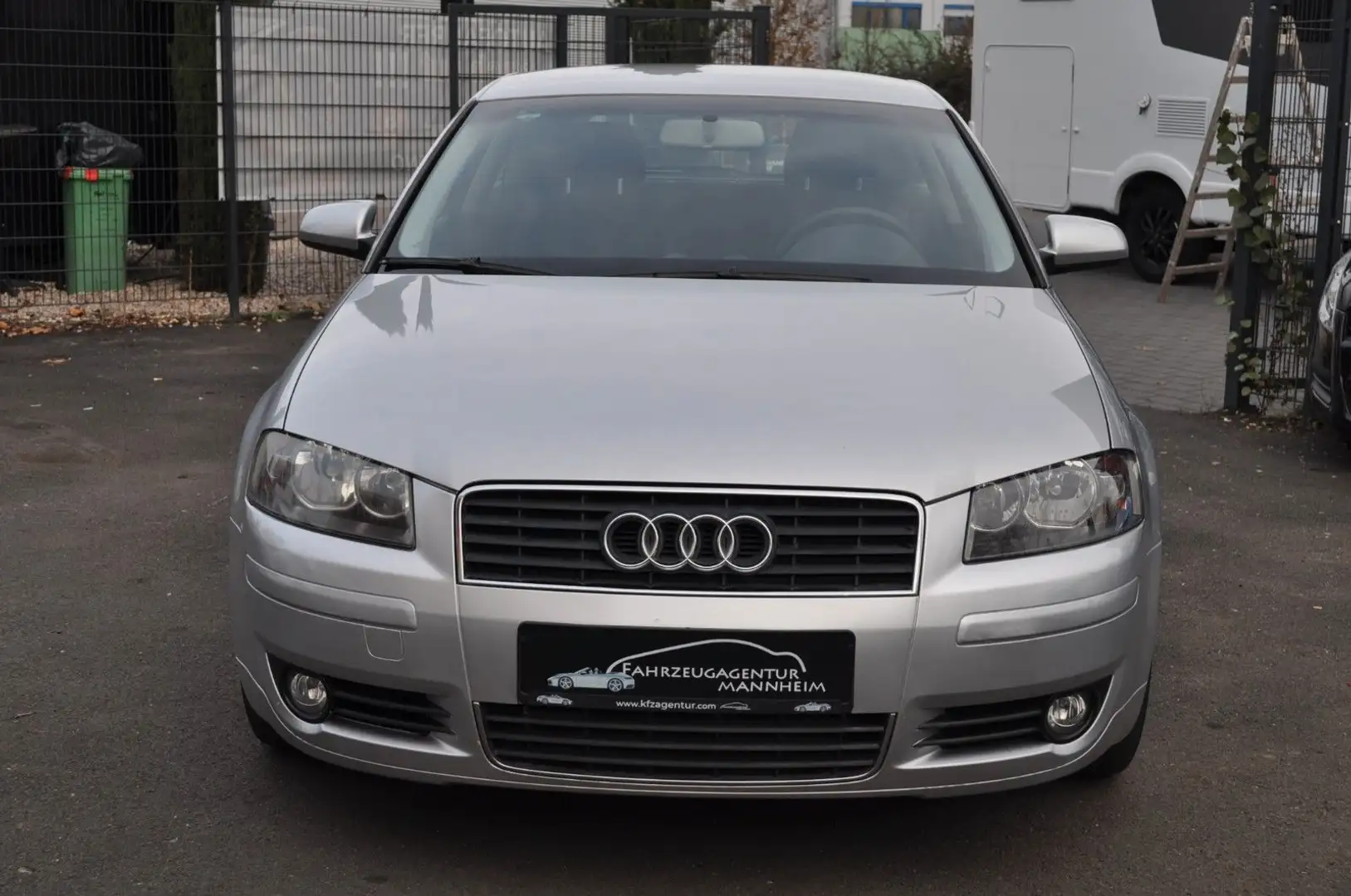Audi A3 1.6 Attraction * AUTOMATIC - 73.900 KM * Gümüş rengi - 2