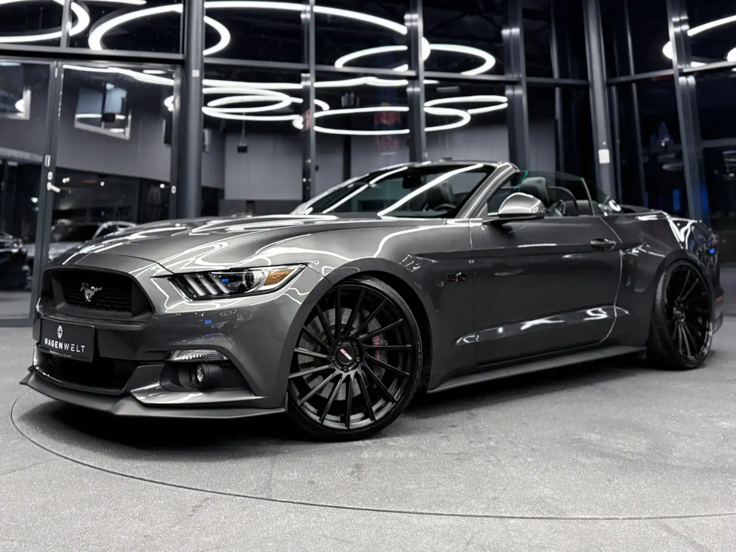 Ford Mustang GT V8 Cabrio, Sitzbelüftung, Remus, 21 Zoll Grau - 2