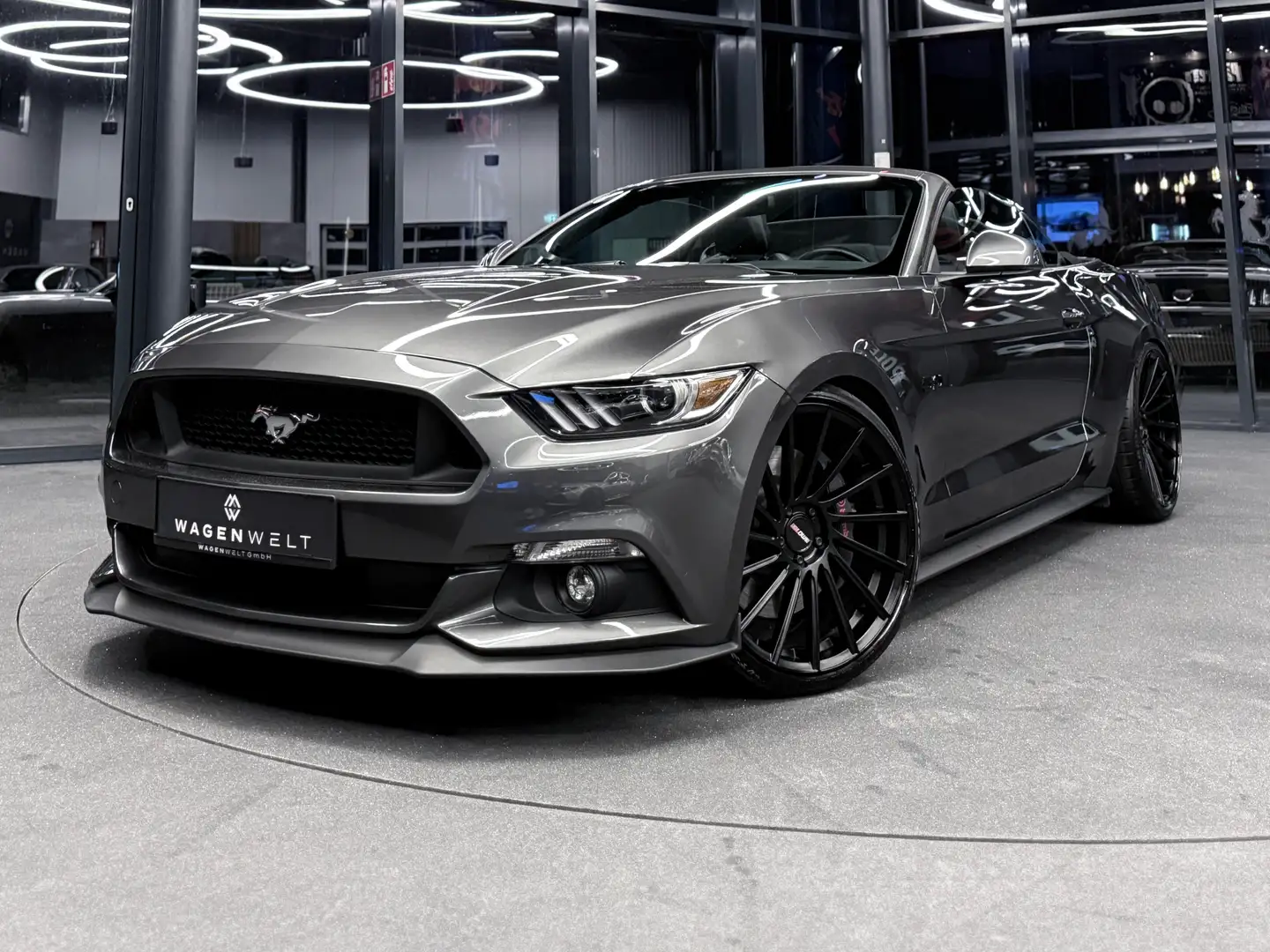 Ford Mustang GT V8 Cabrio, Sitzbelüftung, Remus, 21 Zoll Grau - 1