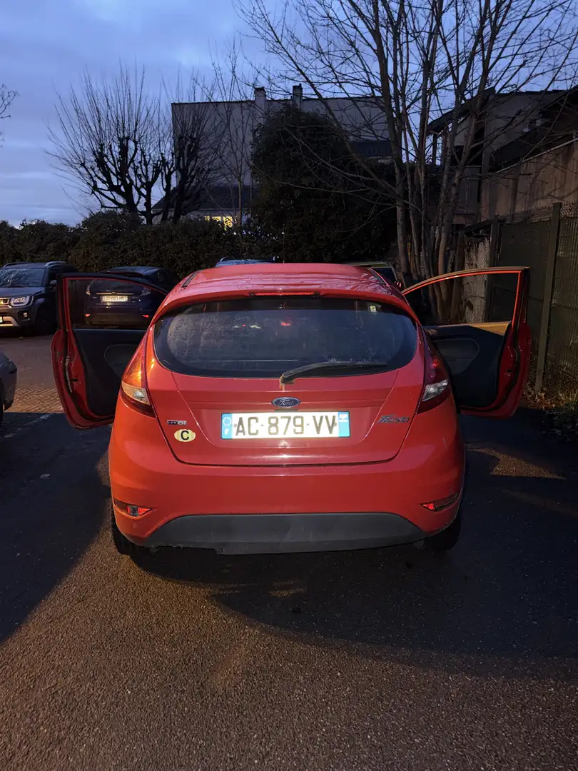 Ford Fiesta 1.4 TDCi 68 Ambiente - 2