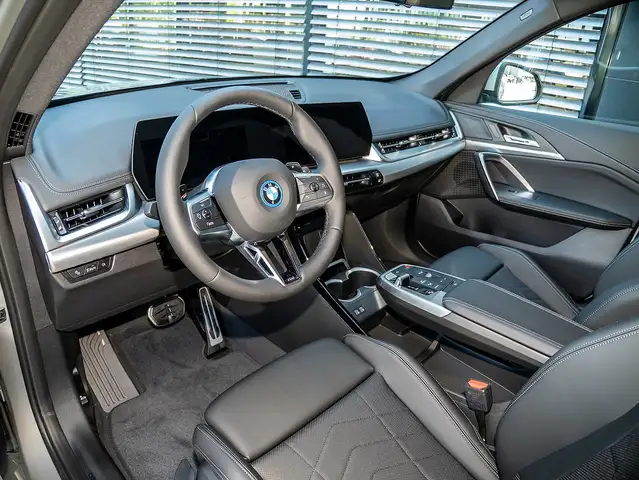 BMW X1 view 3