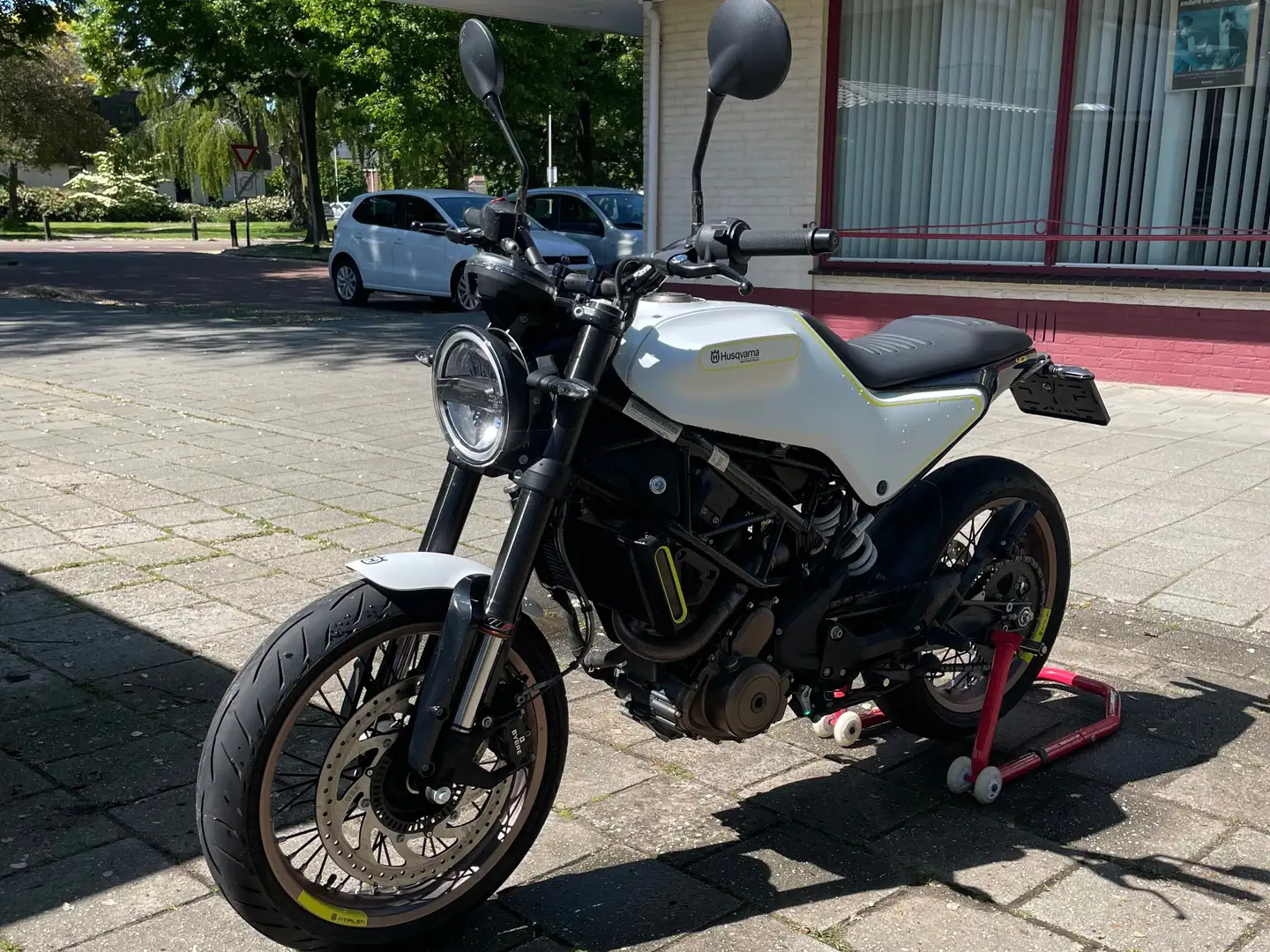 Husqvarna Vitpilen 401 Alb - 2