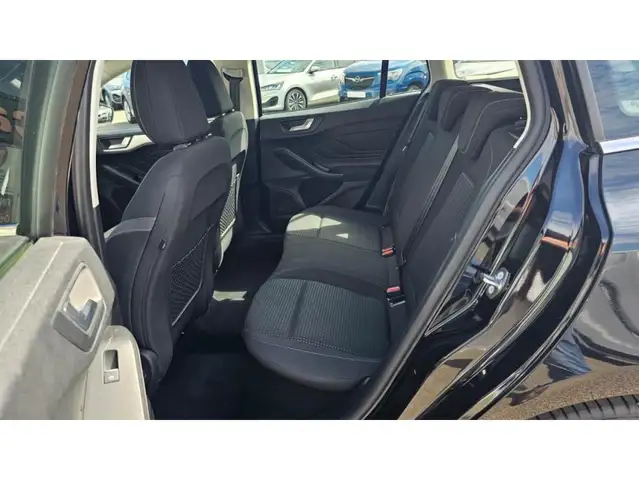 Ford Focus view 25