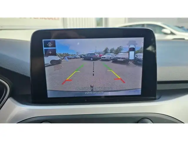 Ford Focus view 12