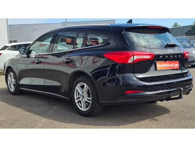 Ford Focus view 22