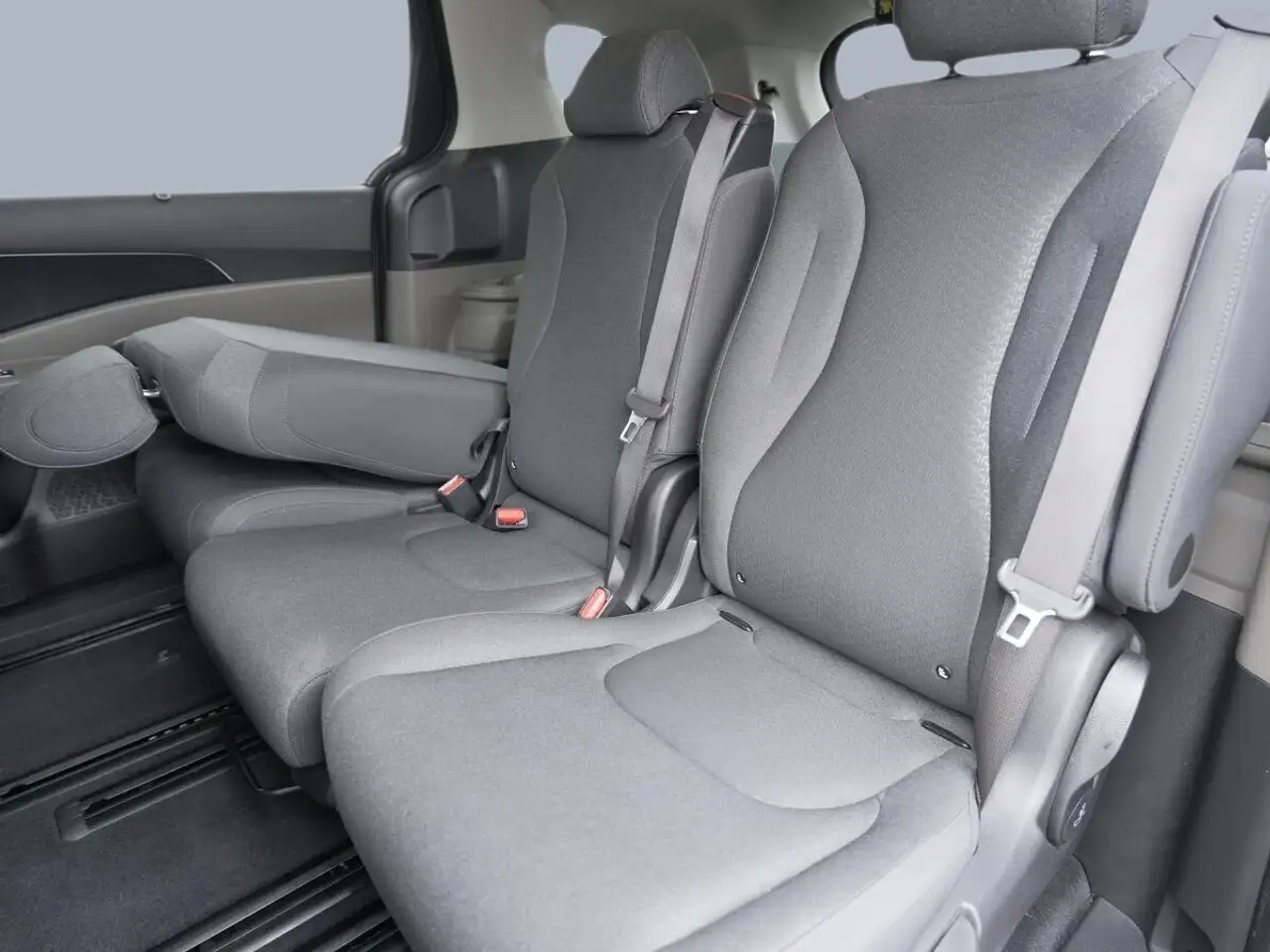 Kia Carnival снимка Kia Carnival