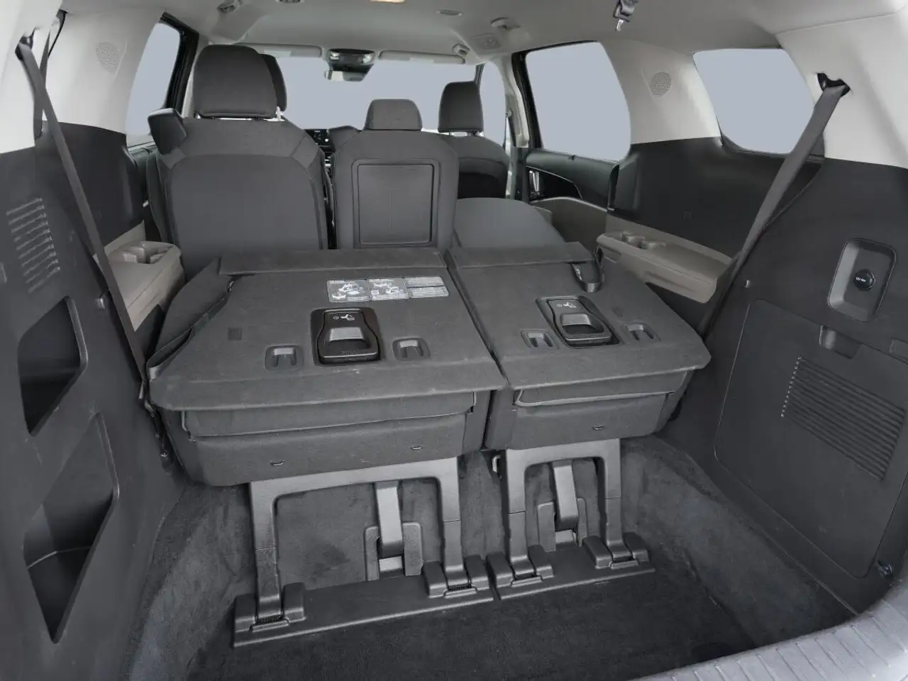 Kia Carnival снимка Kia Carnival