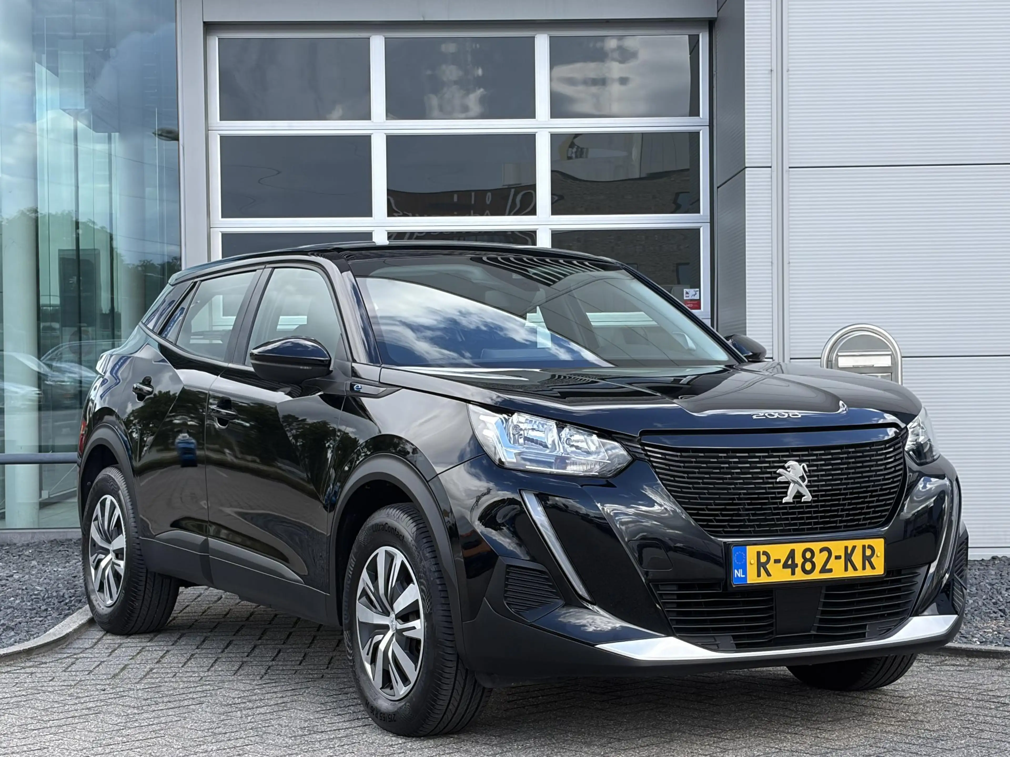 Peugeot e-2008 EV Active 50 kWh SOH 93% I Navigatie I Hoge instap — photo 3