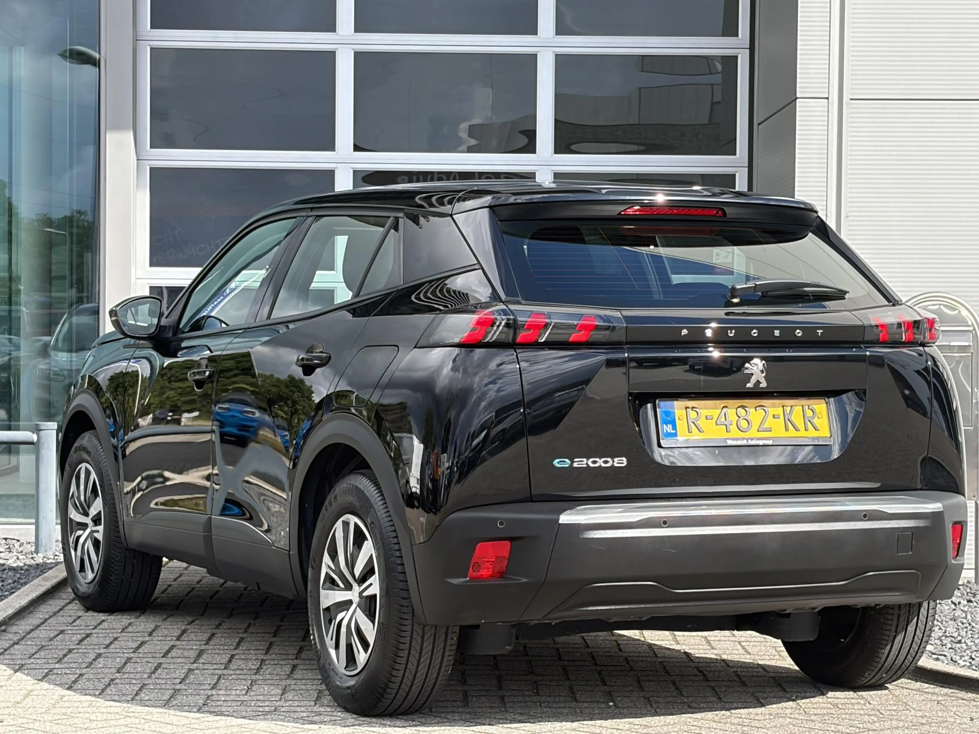 Peugeot e-2008 EV Active 50 kWh SOH 93% I Navigatie I Hoge instap — photo 9
