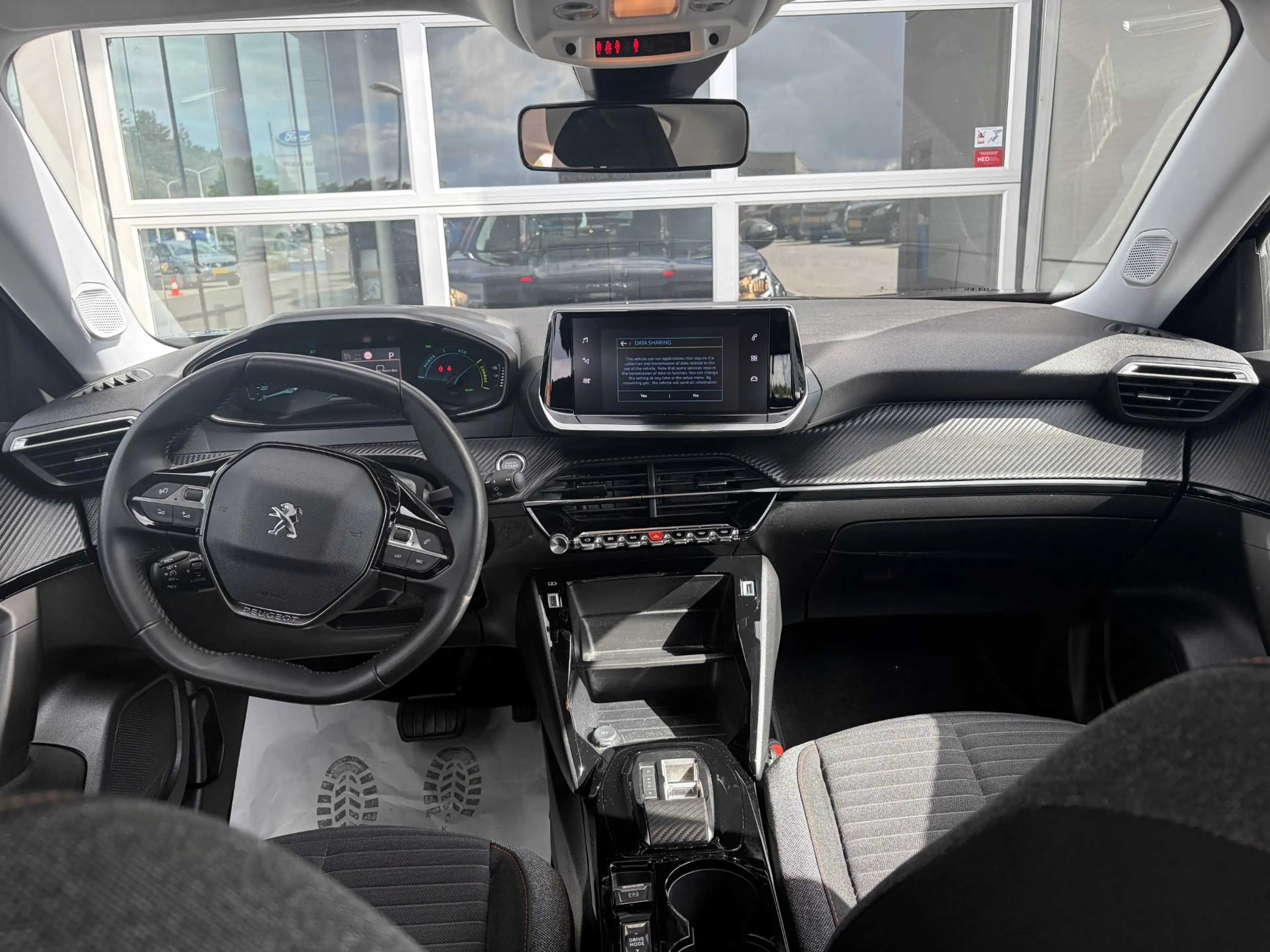 Peugeot e-2008 EV Active 50 kWh SOH 93% I Navigatie I Hoge instap — photo 13