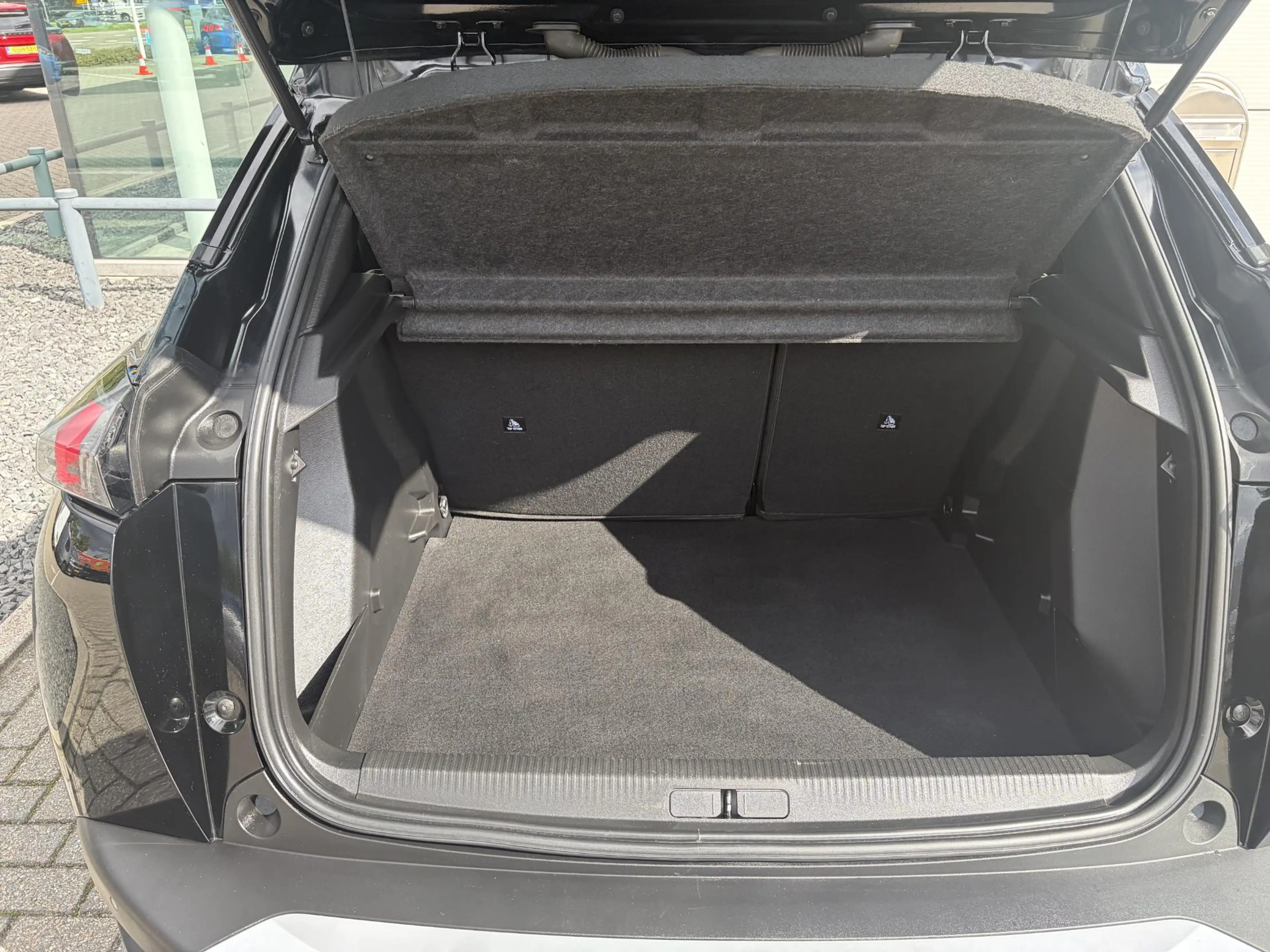 Peugeot e-2008 EV Active 50 kWh SOH 93% I Navigatie I Hoge instap — photo 7