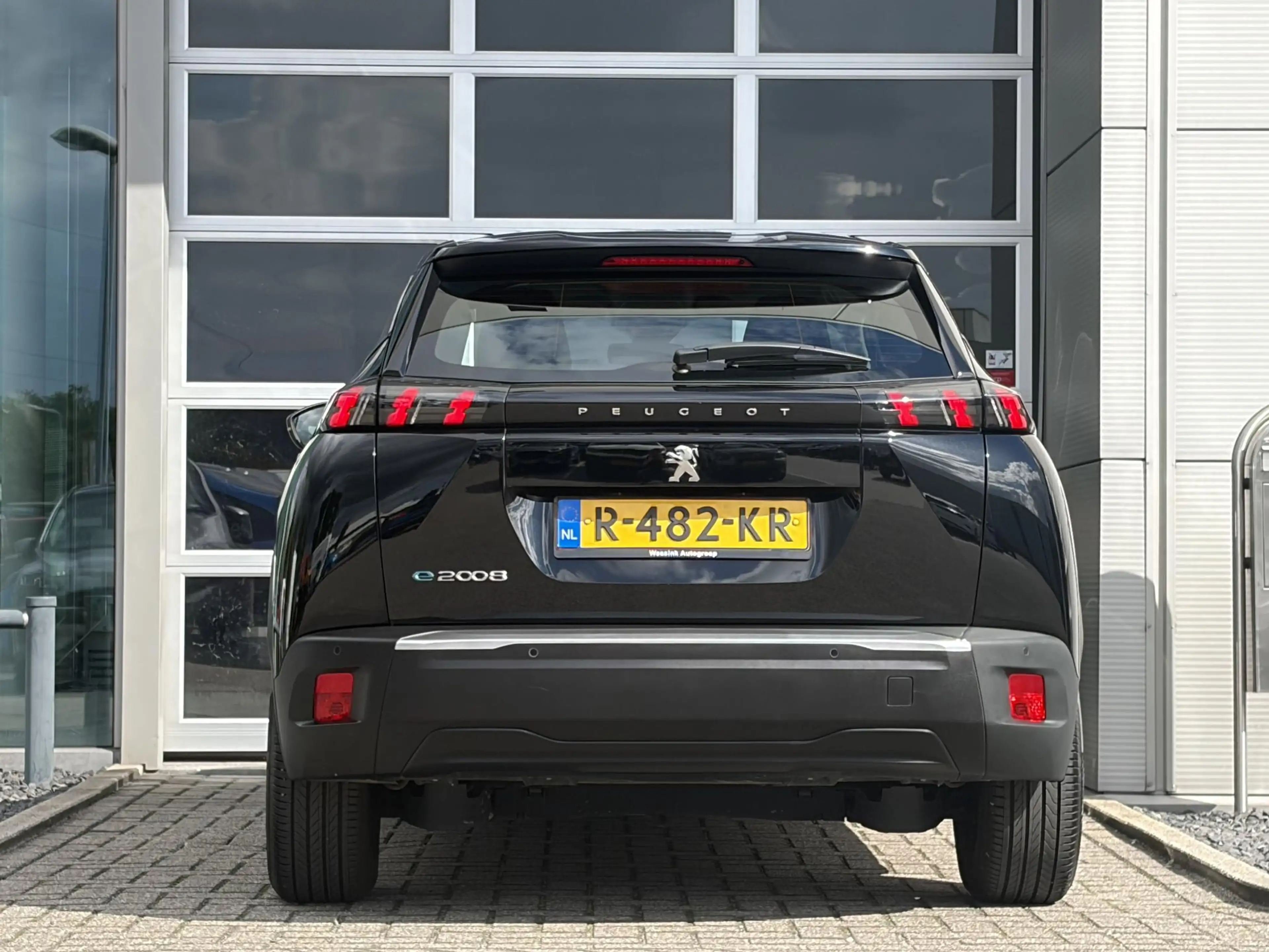 Peugeot e-2008 EV Active 50 kWh SOH 93% I Navigatie I Hoge instap — photo 8